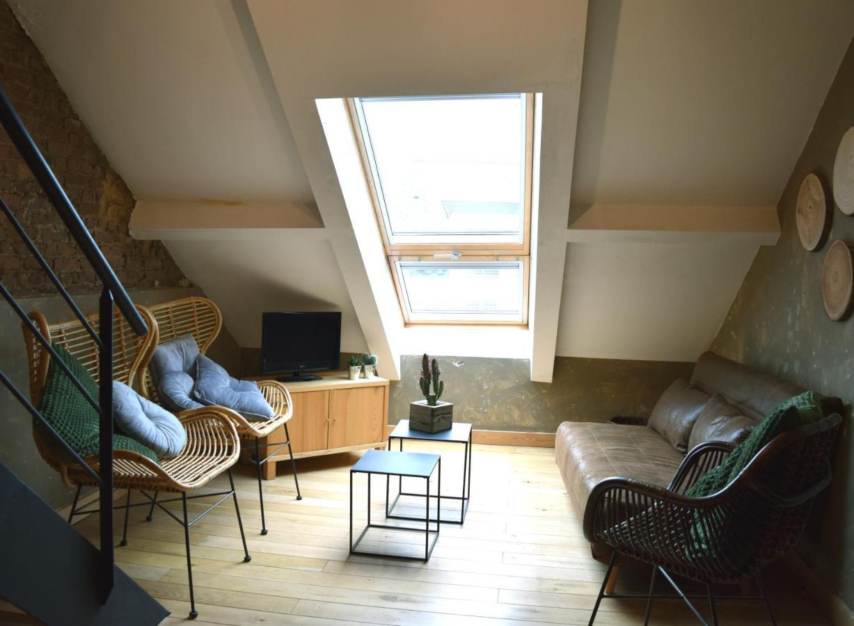 Le Patio Belle Maison En Plein Centre Ville, Avec Grande Terrasse Au Calme Bastogne Zewnętrze zdjęcie