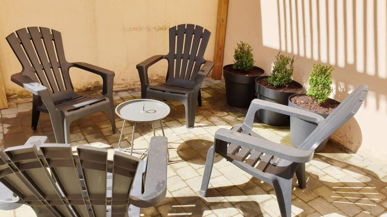 Le Patio Belle Maison En Plein Centre Ville, Avec Grande Terrasse Au Calme Bastogne Zewnętrze zdjęcie