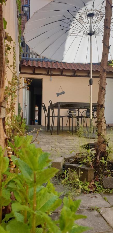 Le Patio Belle Maison En Plein Centre Ville, Avec Grande Terrasse Au Calme Bastogne Zewnętrze zdjęcie