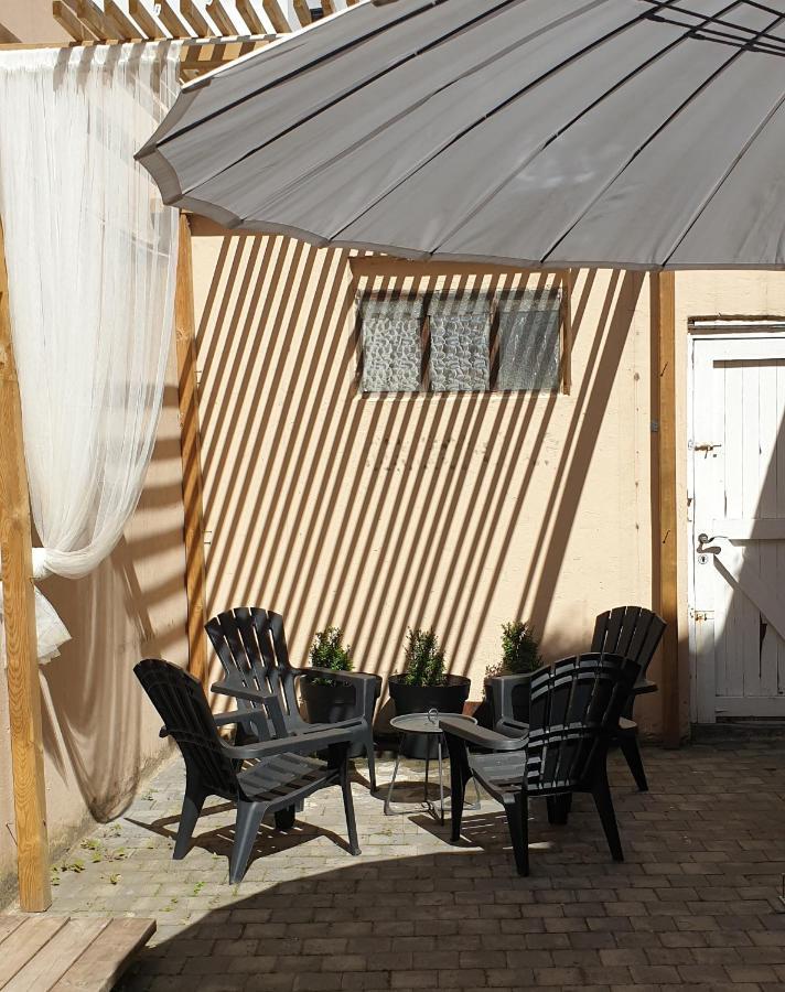 Le Patio Belle Maison En Plein Centre Ville, Avec Grande Terrasse Au Calme Bastogne Zewnętrze zdjęcie
